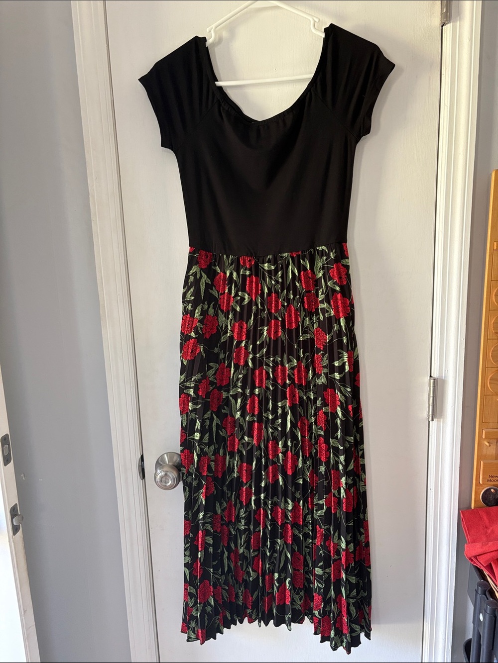 Black and Red Floral Pleated Midi Dress - Women